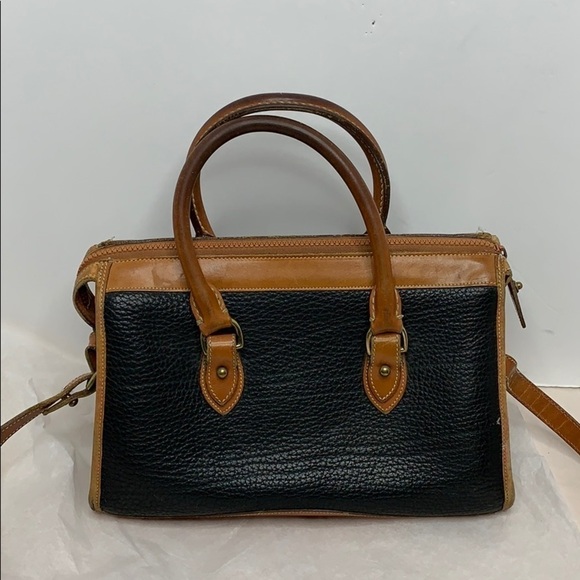 Dooney and Bourke classic leather Satchel - Picture 3 of 10